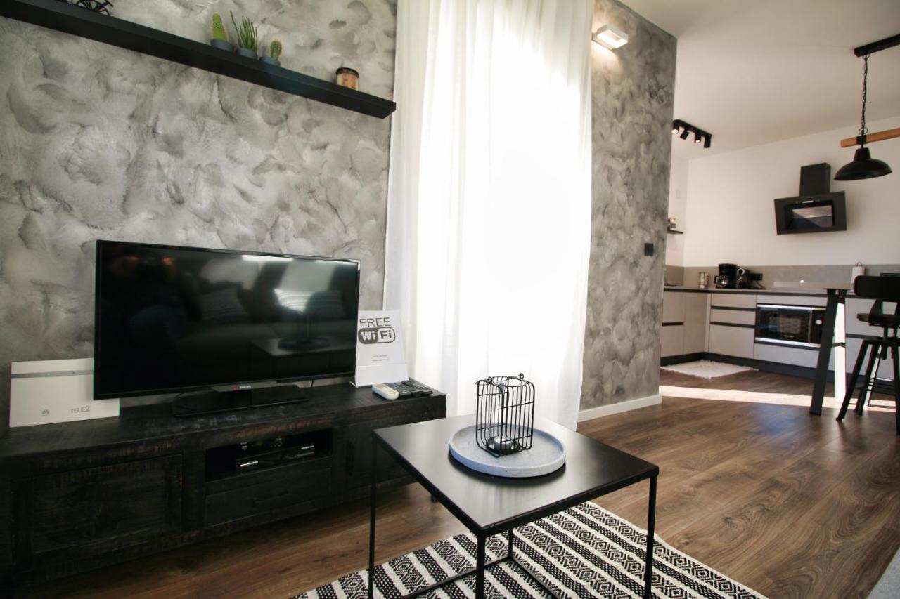 Apartment Margita โรวีน ภายนอก รูปภาพ
